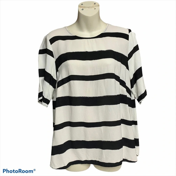 H&M size 14 back/cream striped top perfect for vacation or casual wear - Picture 1 of 9